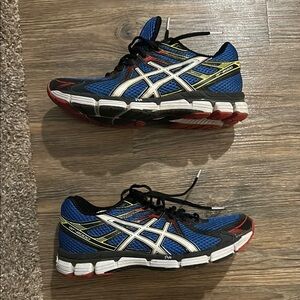 ASICS GT-2000
